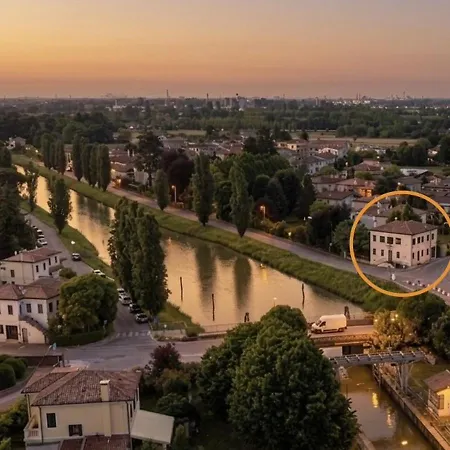 Veneta Facing The Brenta River, 30 Minutes From Venice