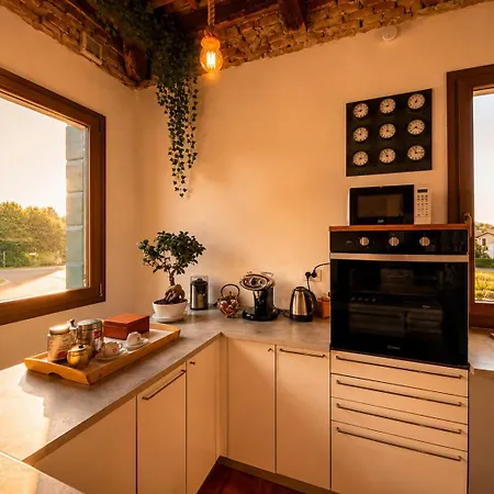 Veneta Facing The Brenta River, 30 Minutes From Venice *